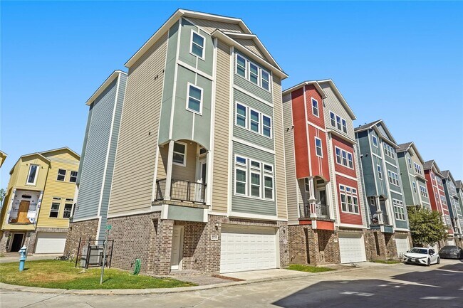 Photo - 2116 Bidwell Dr