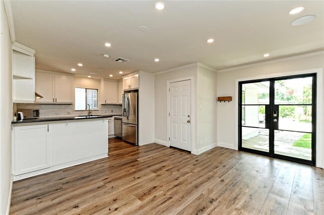 Photo - 2709 W 49th 1/2 St
