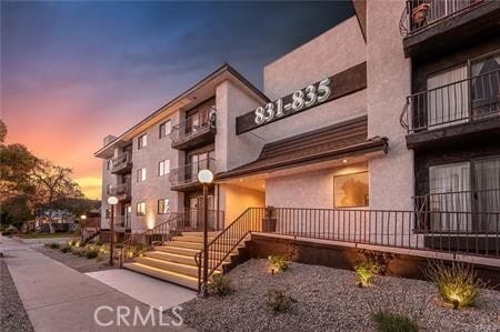 Building Photo - 835 E Lomita Ave Unit 204 Rental