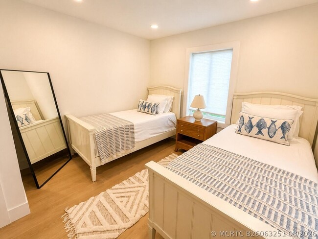 Photo - 800 SE 11th Ct
