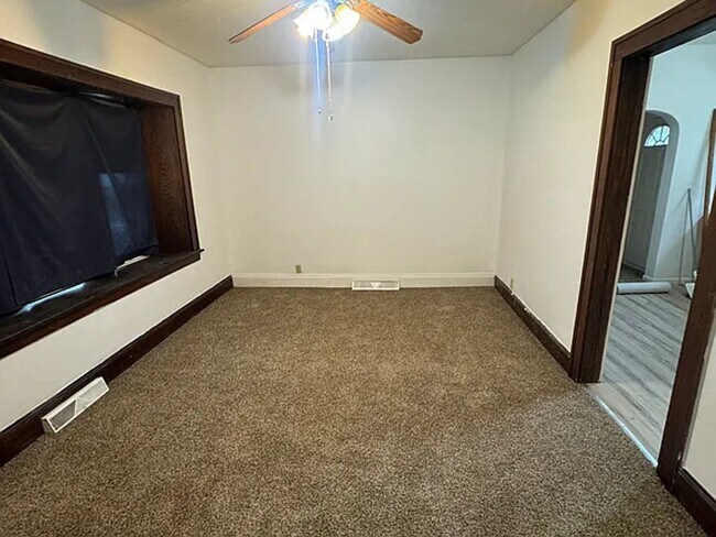 Photo - 44 E Brookside Ave Unidad DOWN