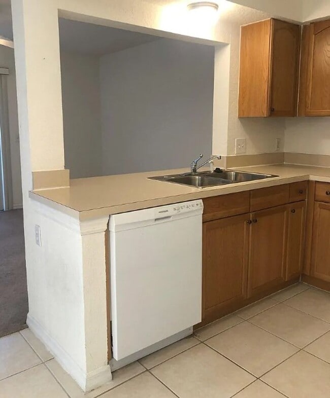 Photo - 16547 Lake Brigadoon Cir Unit 1