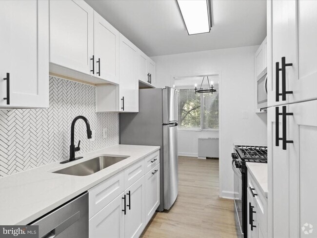 Building Photo - 301 N Beauregard St Unit 219 Rental