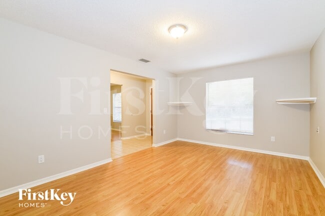 Photo - 913 Sylvia Dr