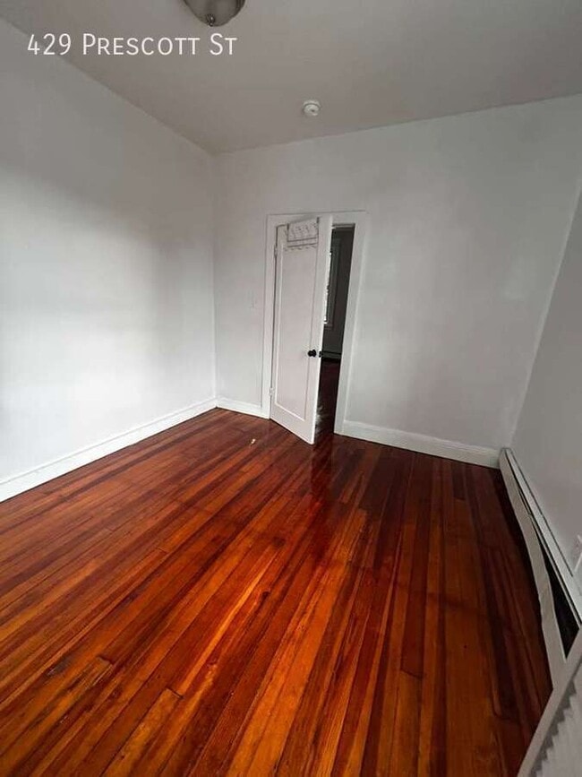 Photo - 429 Prescott St