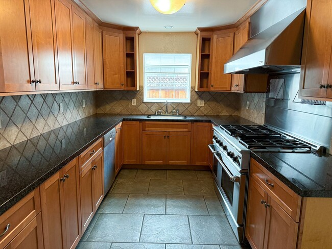 1608 Ronald Ct