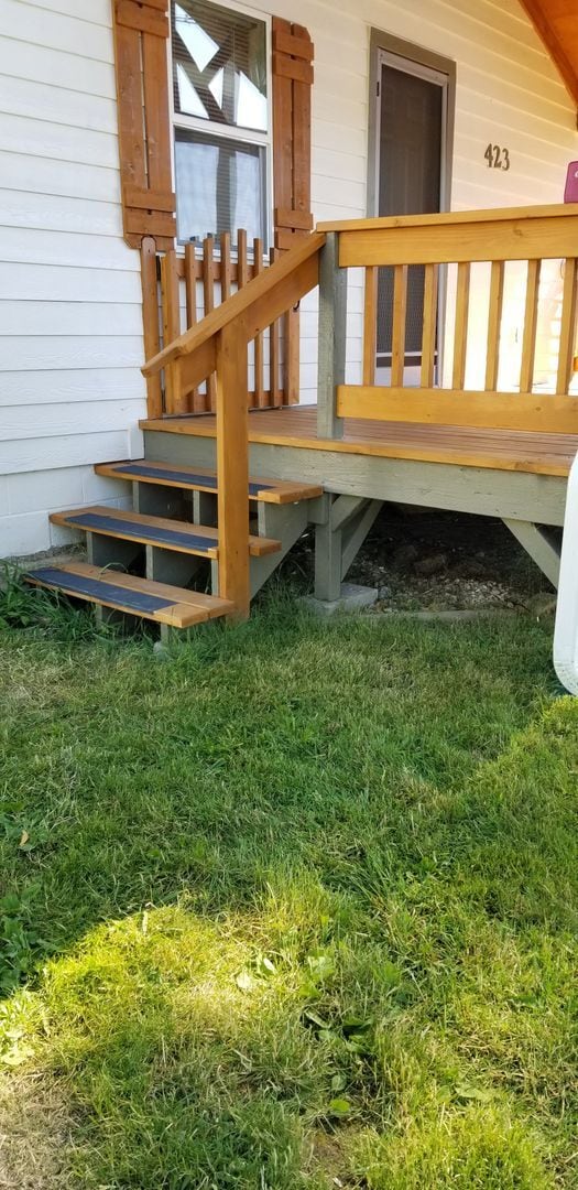 Photo - 423 NE Johnson St