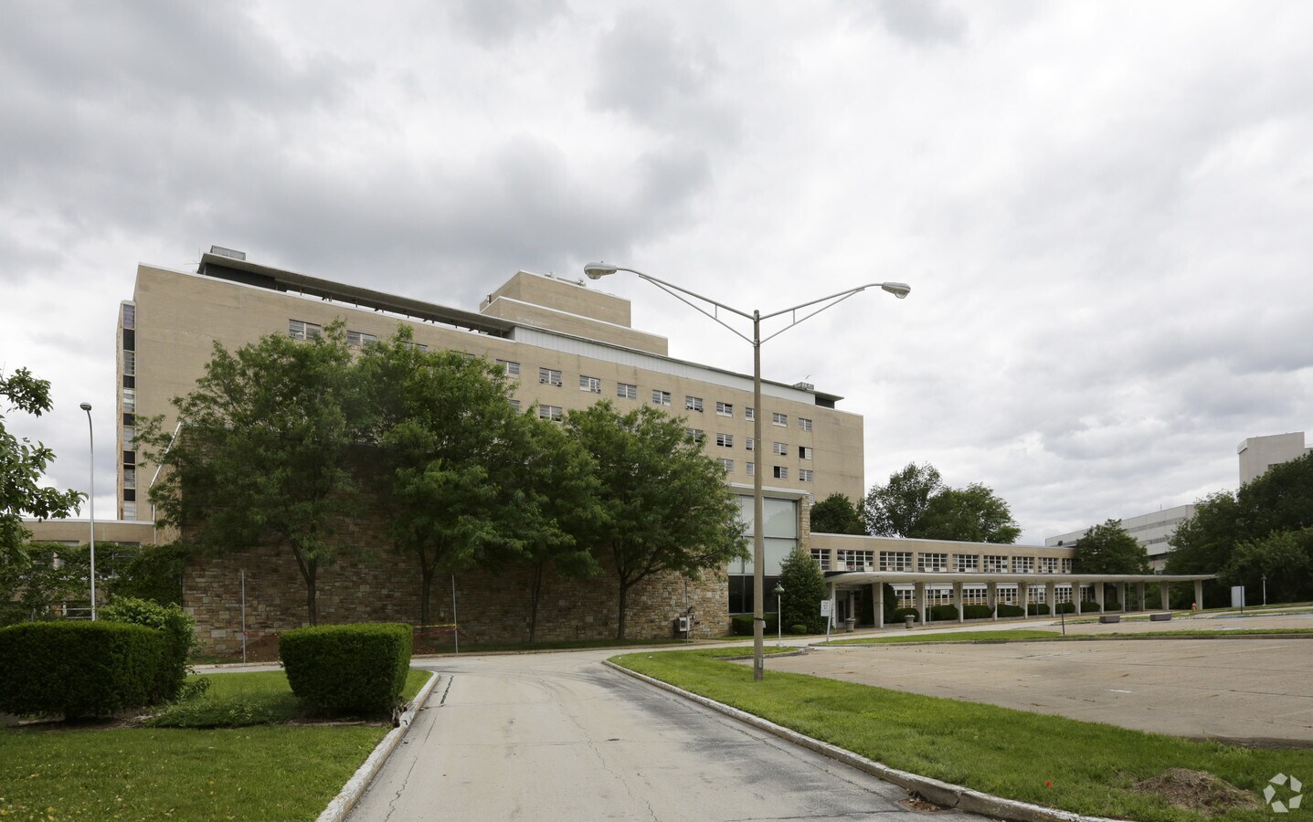 The Apartments at Henry Avenue - The Apartments at Henry Avenue