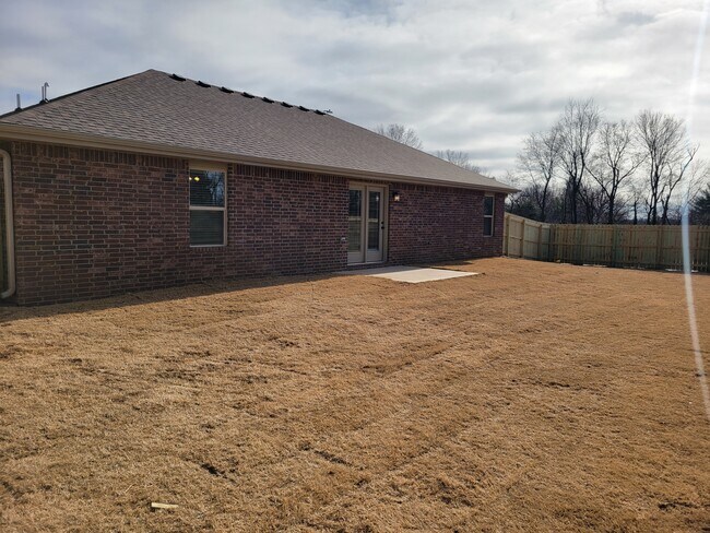 Photo - 923 N Labrador Ave