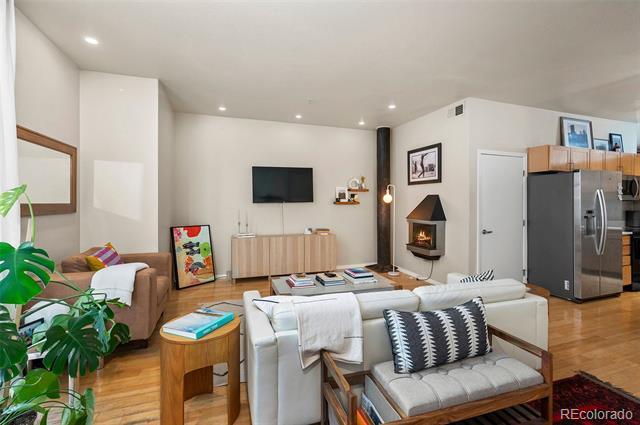 Building Photo - 3225 Blake St Unit 4-L