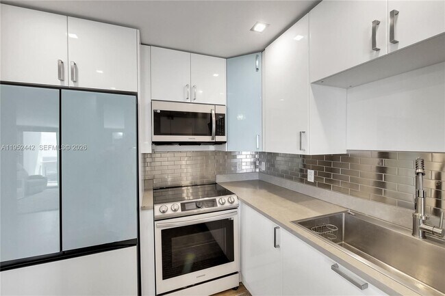 Photo - 100 Bayview Dr Unit 1008