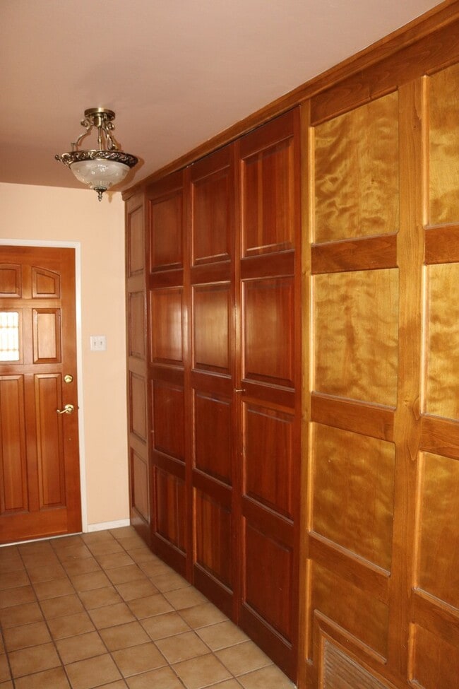 Photo - 19275 Symeron Rd