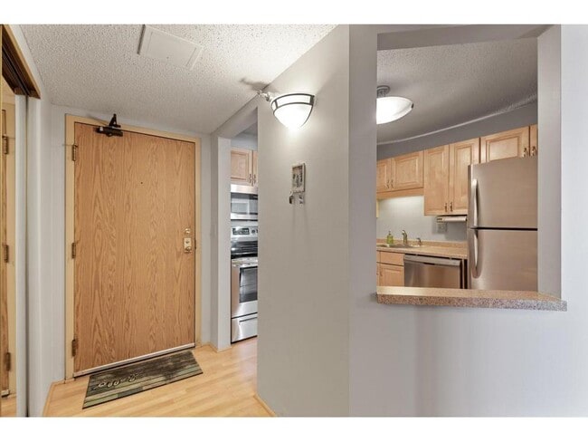 Photo - 78 10th St E Unidad 3203