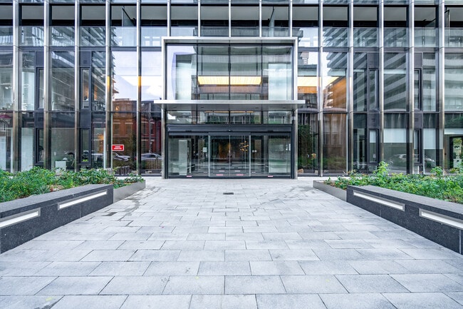 Photo - 55-2755 Charles St E