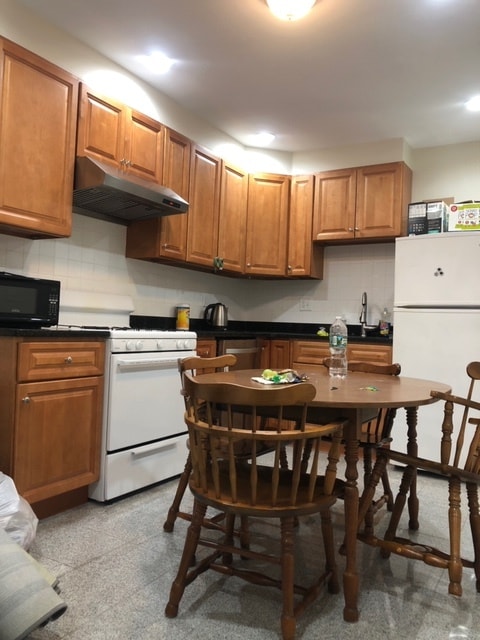 Photo - 179 Northampton St Unit 3