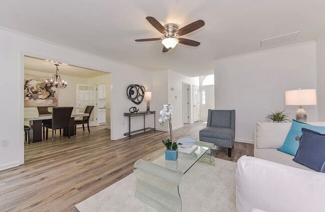 Photo - 5610 Vandora Dr