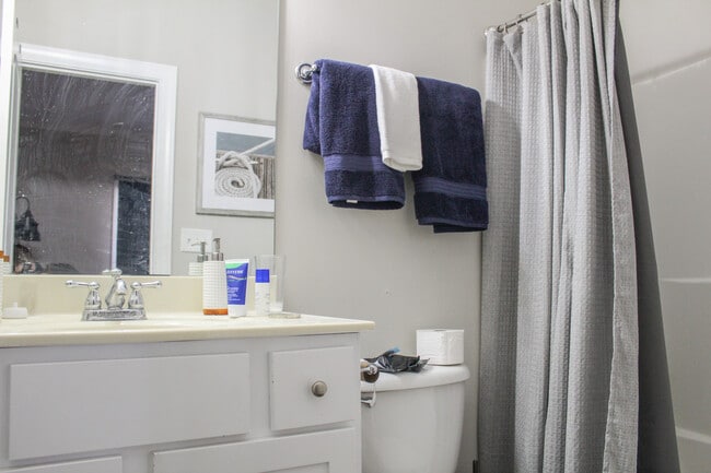 Photo - 103 Grove Hill Dr