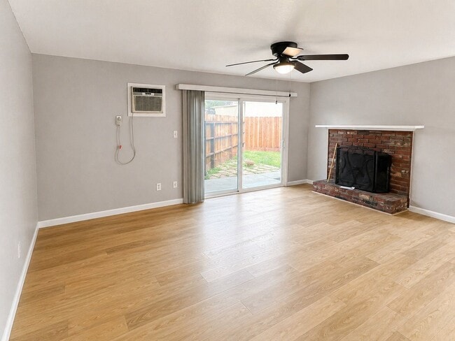 Photo - 1112 Muir Ct