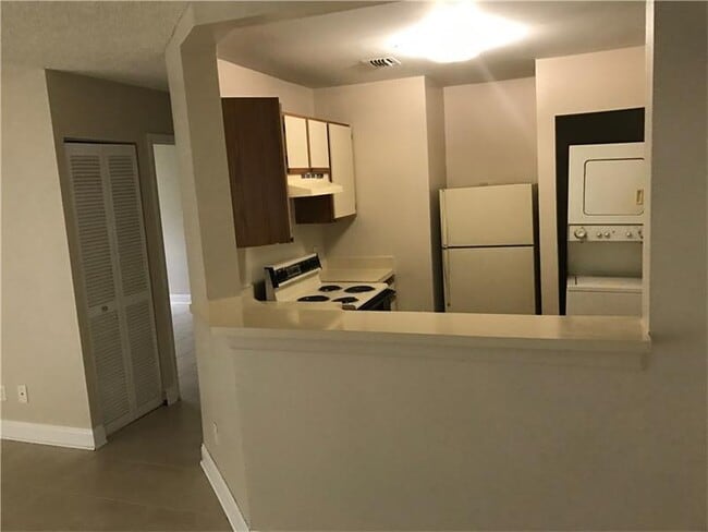 Photo - 3421 NW 44th St Unidad # 103