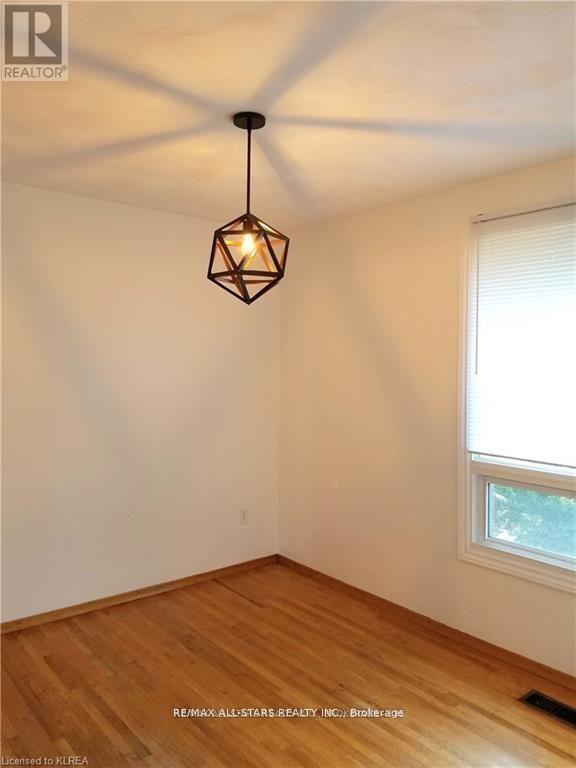 Photo - 11 Roselyn Ct