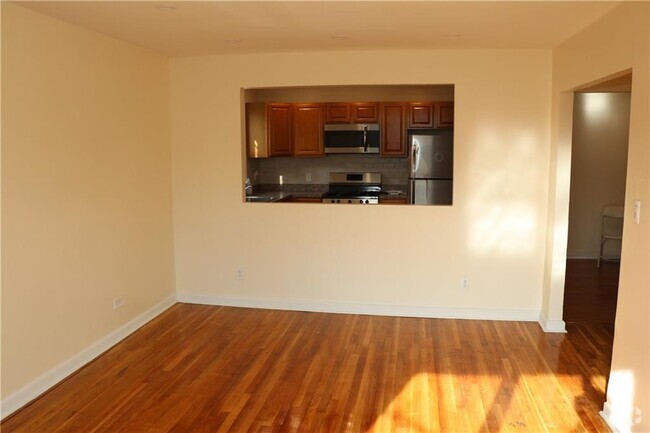 Building Photo - 921 E 86th St Unit 2 Rental