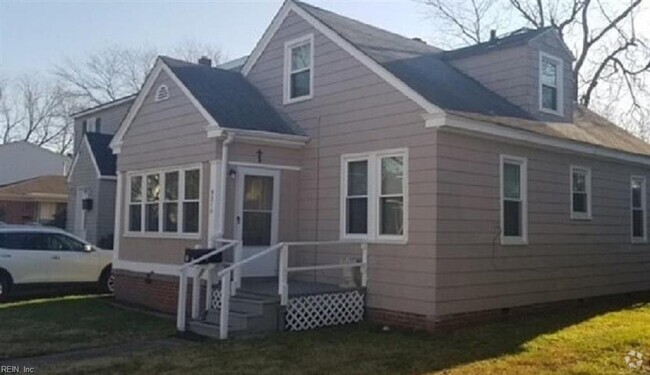 Building Photo - 9216 Atwood Ave Rental