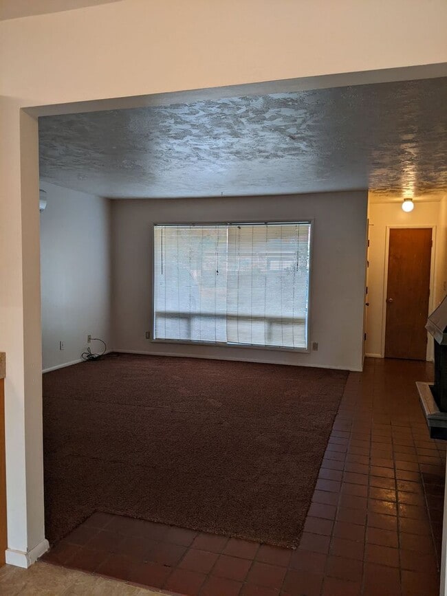 Photo - sagj05 Unit 880
