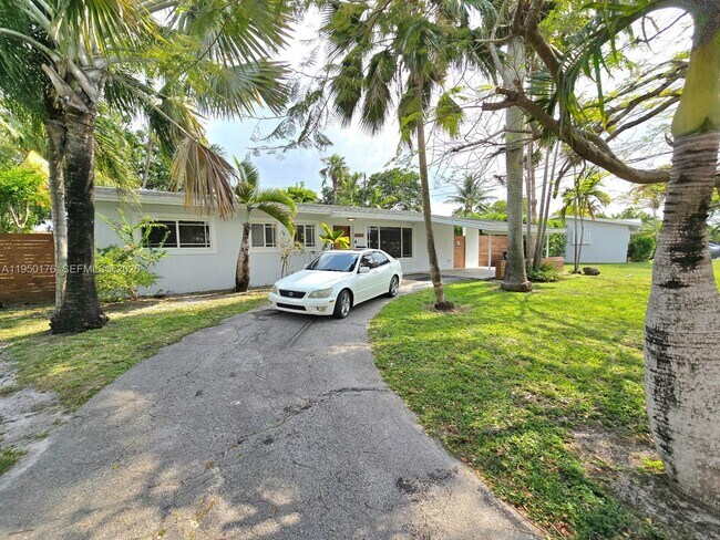 Photo - 10330 SW 53rd St