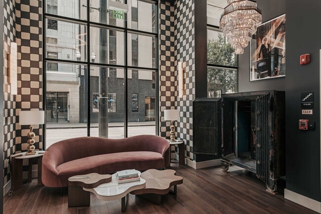 Photo - 240 Rep. John Lewis Way N Unidad FL3-ID1341527P