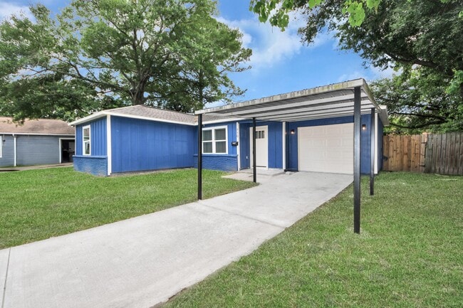 Photo - 710 Canary Cir