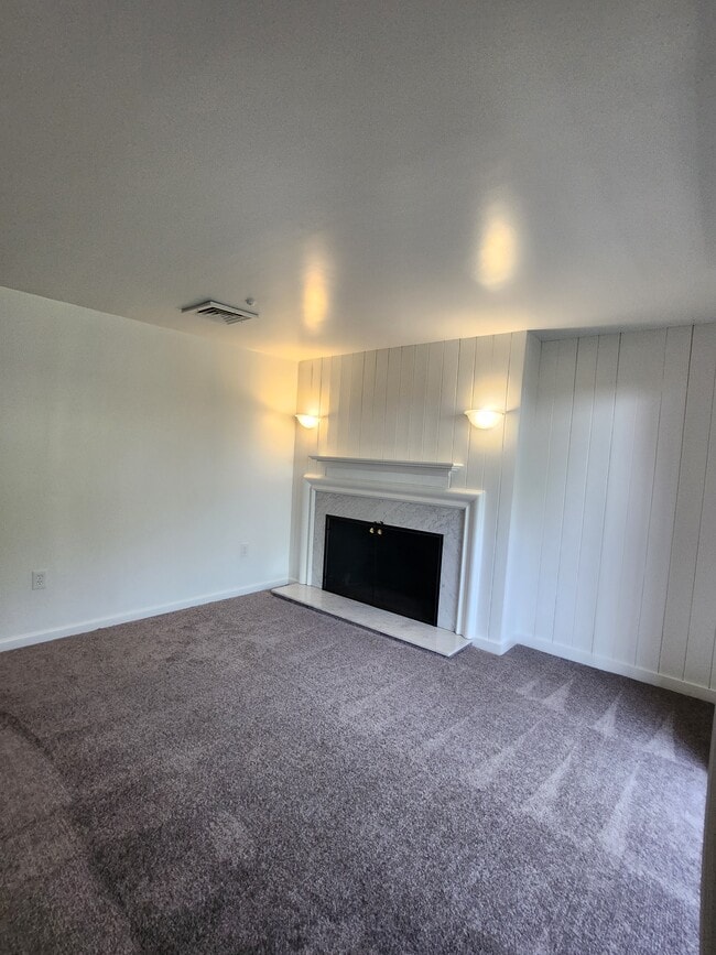 37 Academy Ave