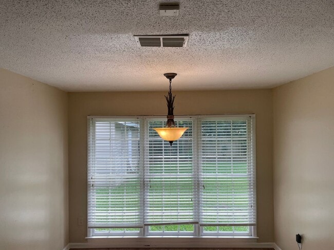 Photo - Nice 3/2 with bonus rm in Carriage Hills