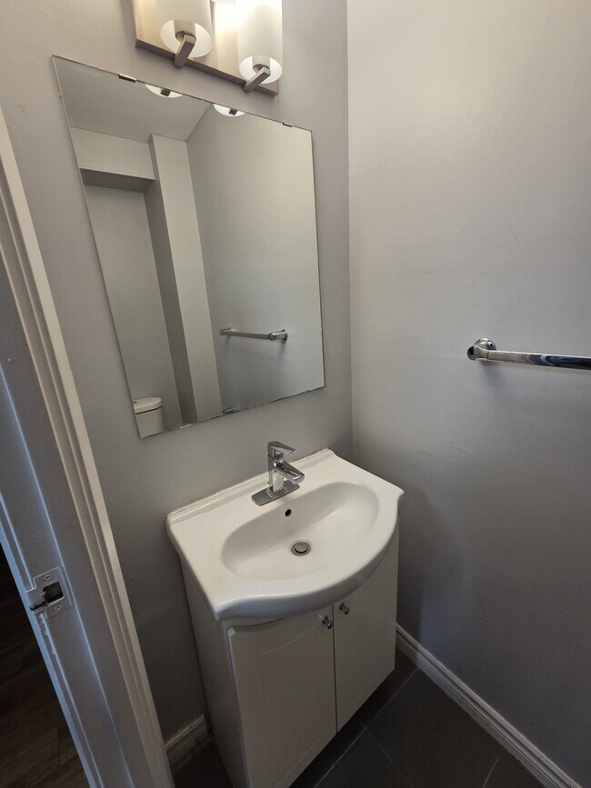 Photo - 457 Albert St Unit 2