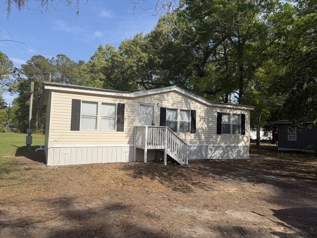 Building Photo - 461 McLaws Rd