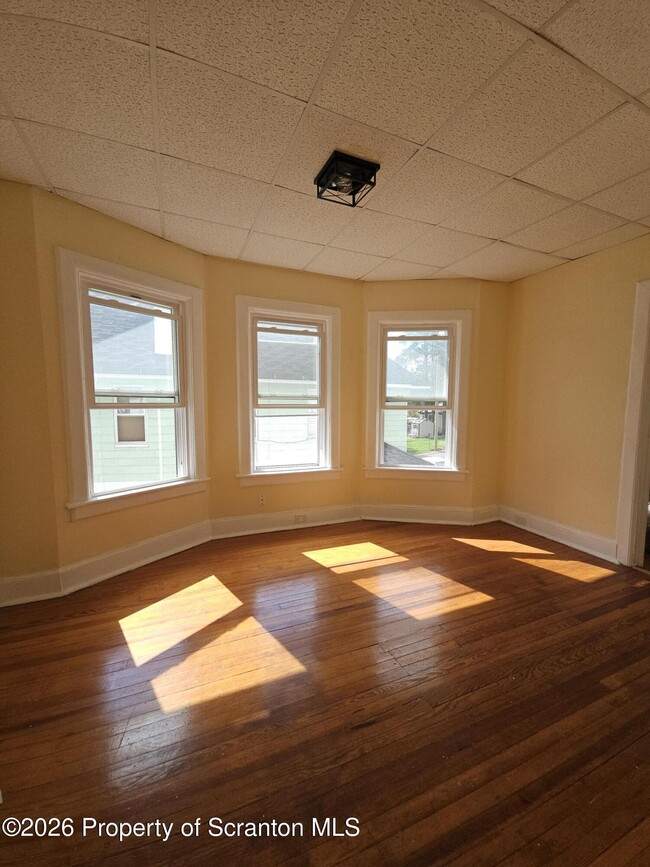 Photo - 1327 Oram St