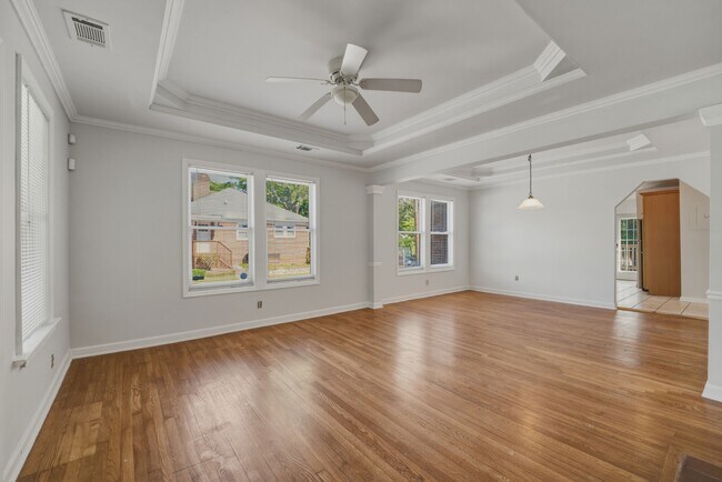 Photo - 506 Mellview Ave SW