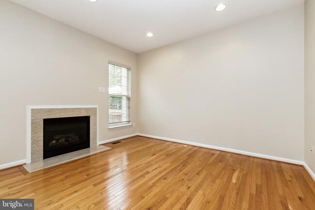 Photo - 49 Inkberry Cir