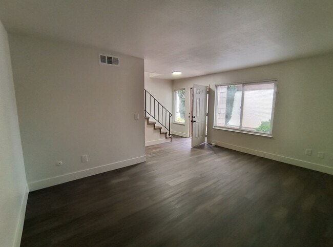 Building Photo - Available Now! Beautifully Remodeled 2 Story Condo located in Sacramento!