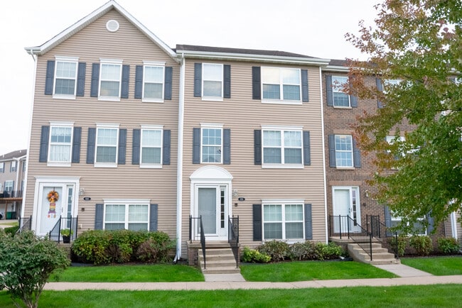 Photo - 928 NE Kamies Ln