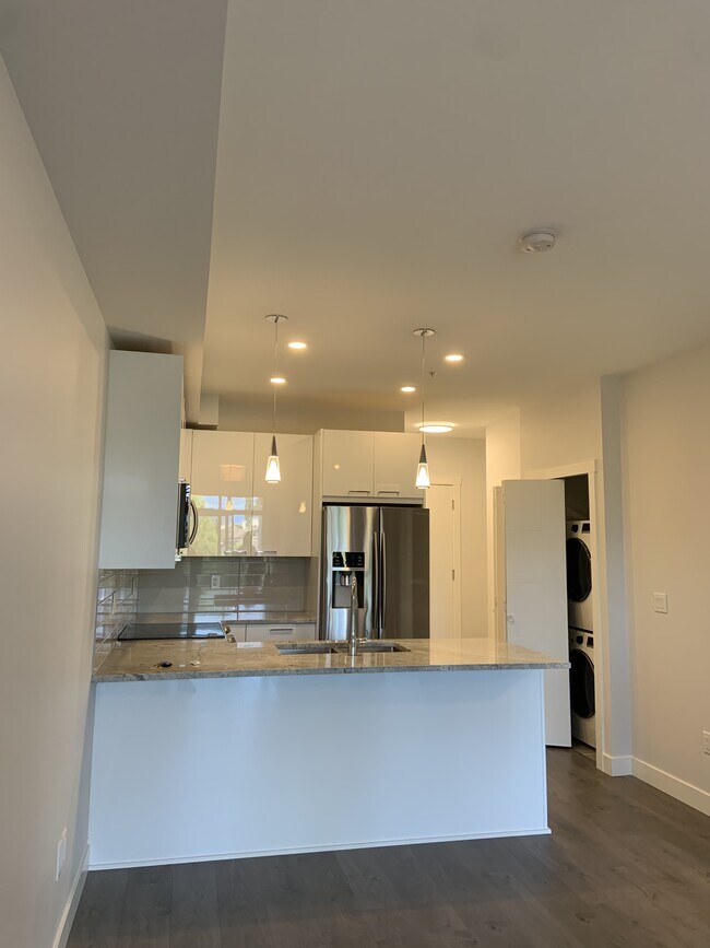 Photo - 20686 Eastleigh Crescent