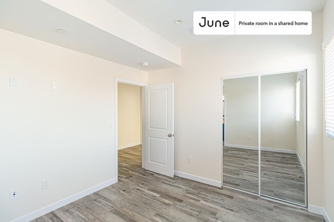 Photo - Room in Shared 5 bed/5 bath home Unit D