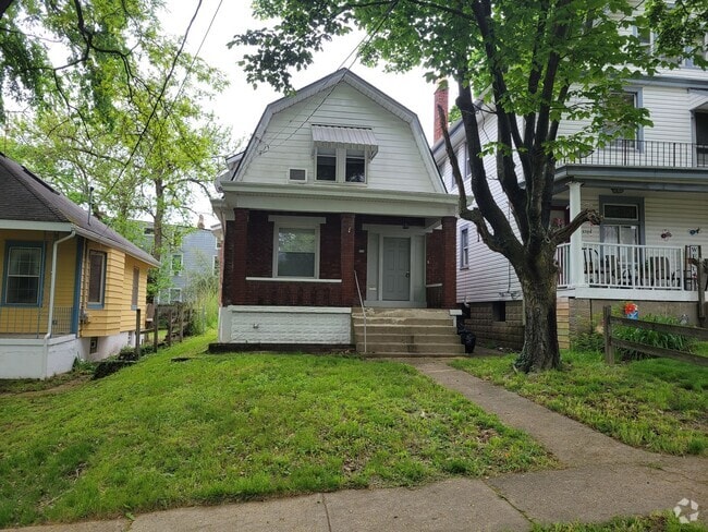 Building Photo - Great 2 bed 1 bath! Available NOW! Rental