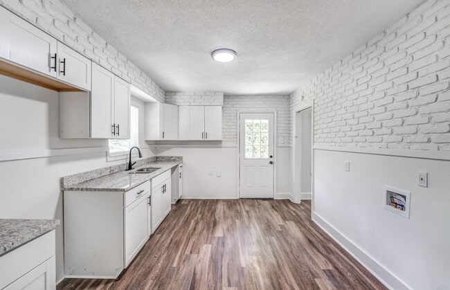 Photo - 1473 Oberle Ave