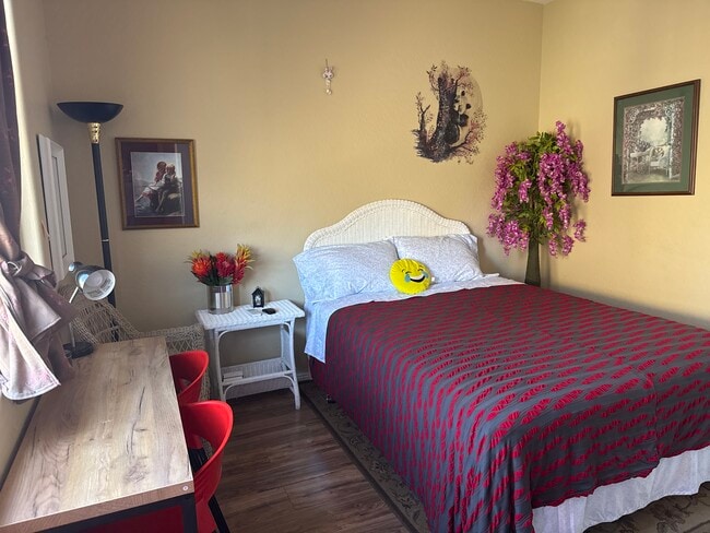 Photo - Pvt studio | Patio| Sep.Ent | Park & Hiking