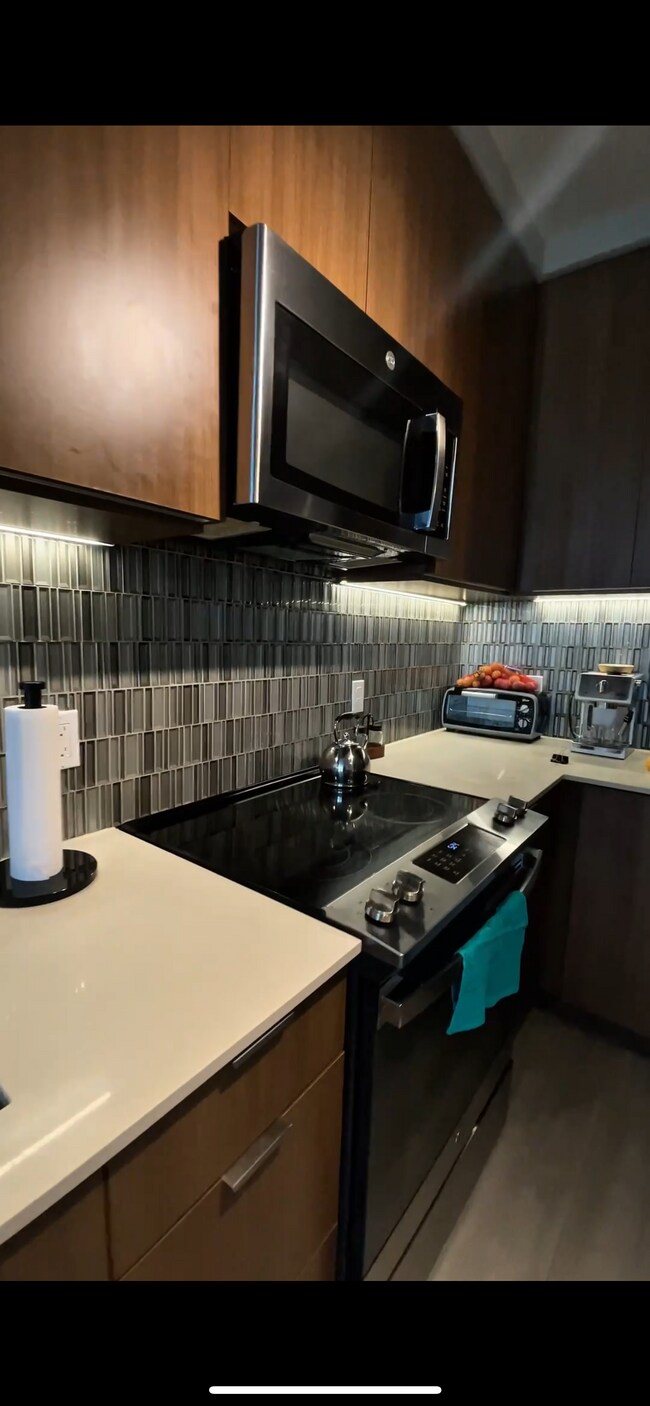 Photo - 526 NE 8th St Unidad Luxurious Condo