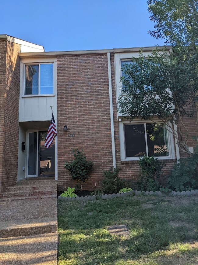 clean- tranquilo entrada principal - 6942 Highland Park Dr Unidad 1