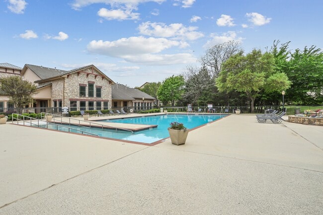 Nolen Grand Apartments