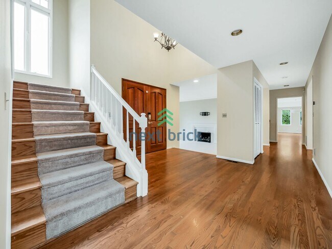 Photo - Stunning 5 Bedroom 3 Bathroom for Rent!