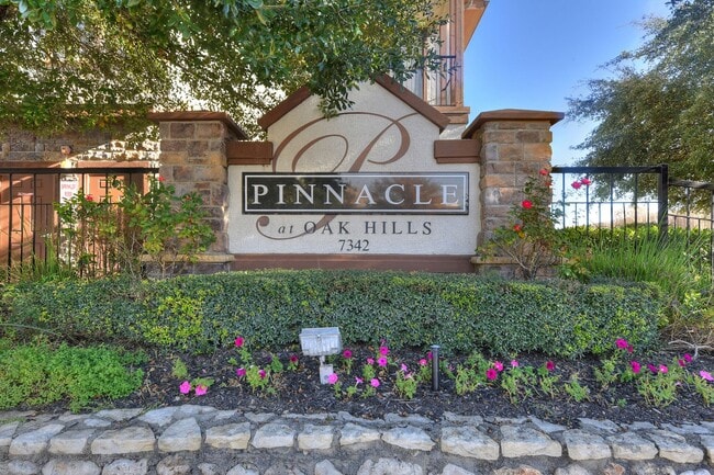 Photo - Charming Home Awaits: Spacious & Modern Living in a Prime Location