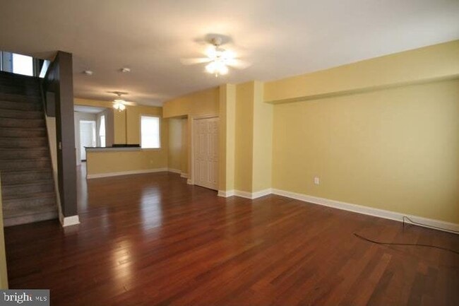 Building Photo - 219 Hermitage St